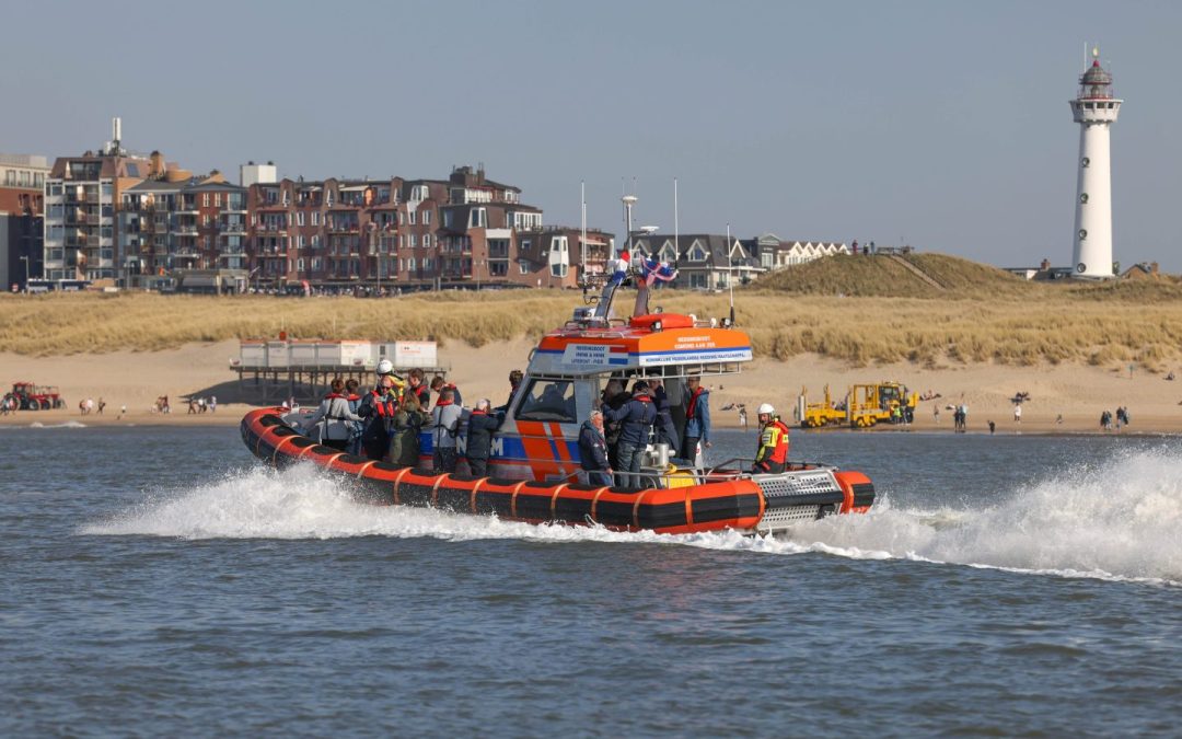 Nieuwe reddingboot KNRM Egmond in de vaart