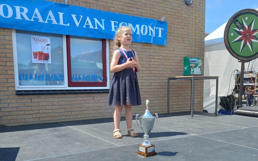 Succesvolle Mini Hoever Playback Show tijdens Dorpsfeest