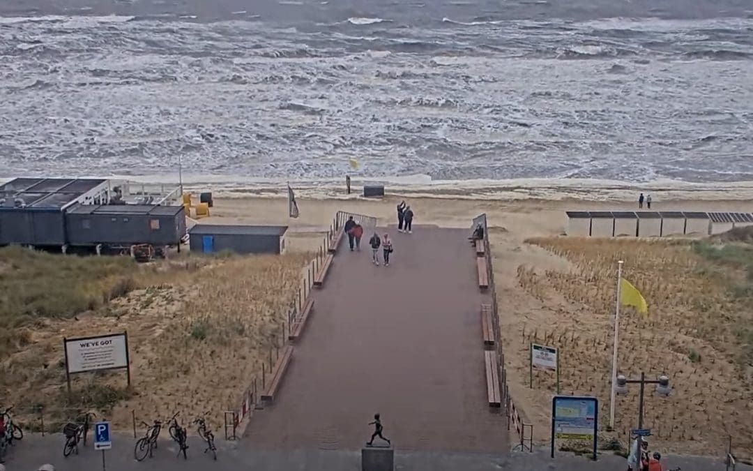 De nieuwe strandtrap in Egmond aan Zee